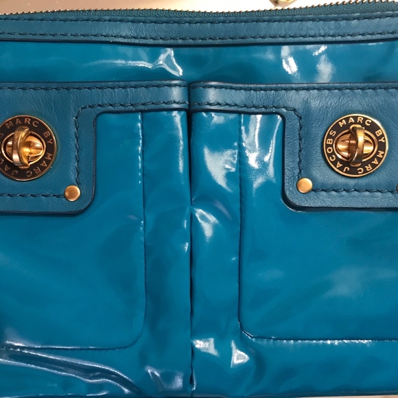 MarcbyMarc Jacobs Teal  Gold Logo Accent Crossbody - Picture 4 of 8